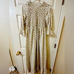 Fall/Spring floral smocked maxi dress! Size L (fits like a M/L).